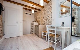 Apartment And Studio Ca' 3 Vie