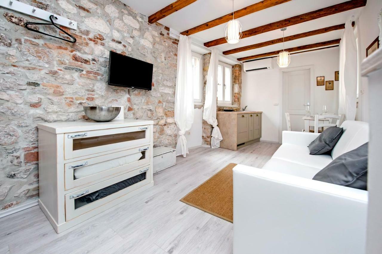 Apartment And Studio Ca' 3 Vie Rovinj Exterior foto